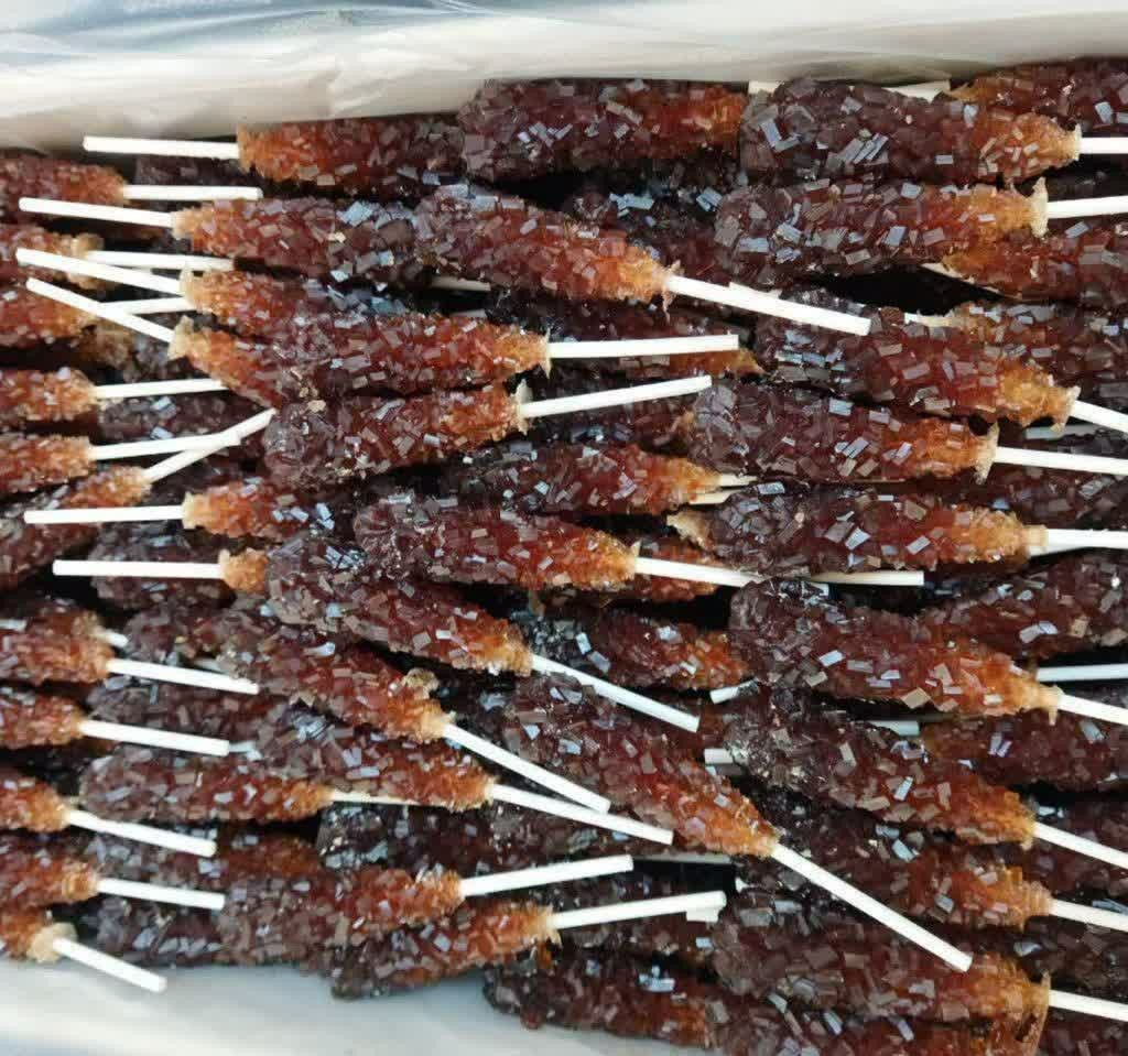 نبات قهوه ای چوب دار